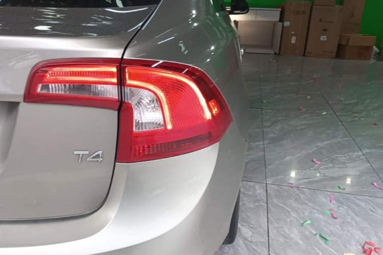 Used Volvo S60 2016 S60L T4 Zhiyuan Edition Exterior 3