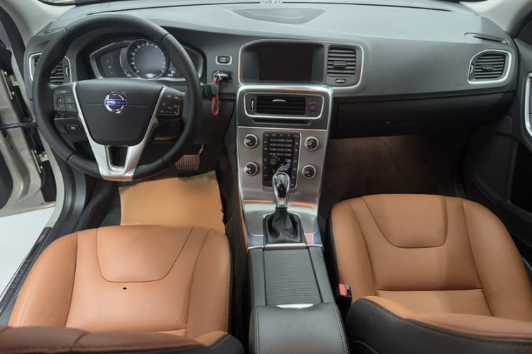 Used Volvo S60 2016 S60L T4 Zhiyuan Edition Exterior 4