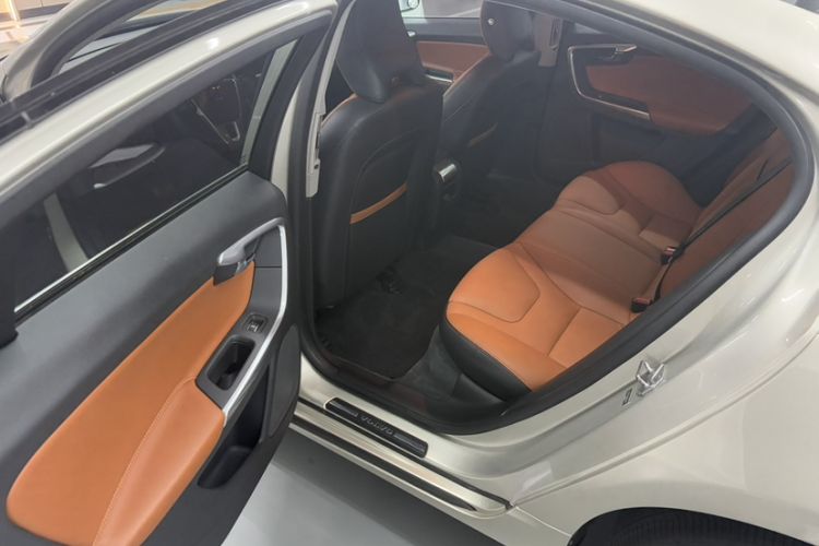 Used Volvo S60 2016 S60L T4 Zhiyuan Edition Exterior 6