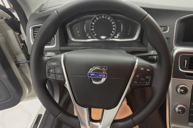 Used Volvo S60 2016 S60L T4 Zhiyuan Edition Exterior 8