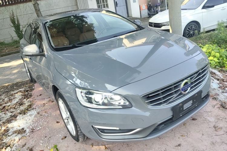 Used Volvo S60 2016 S60L T5 Intelligent Drive Edition Front Right 45 Deg
