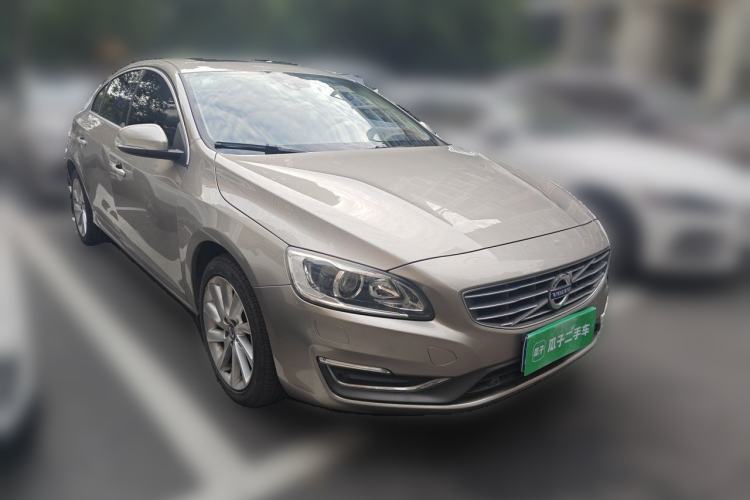 Used Volvo S60 2016 S60L T4 Zhiyuan Edition Front Right 45 Deg