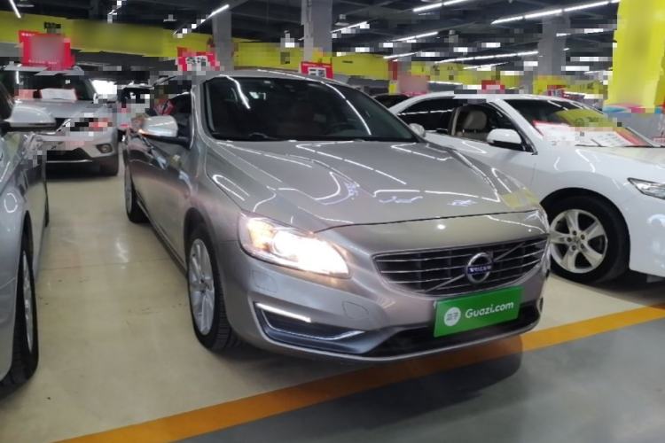 Used Volvo S60 2016 S60L T4 Zhiyuan Edition Front Right 45 Deg