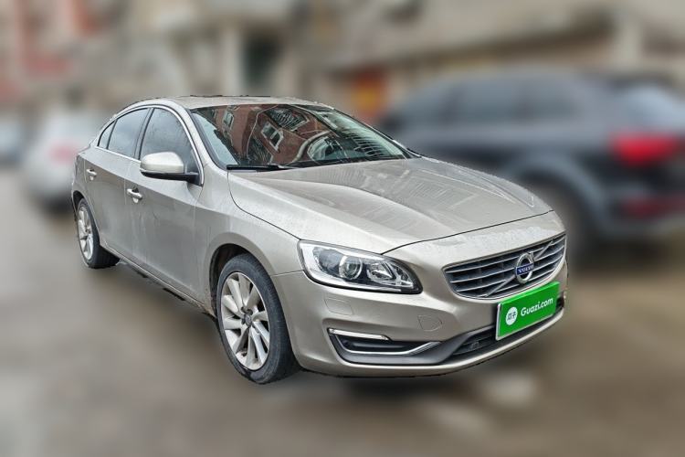 Used Volvo S60 2016 S60L T4 Zhiyuan Edition Front Right 45 Deg