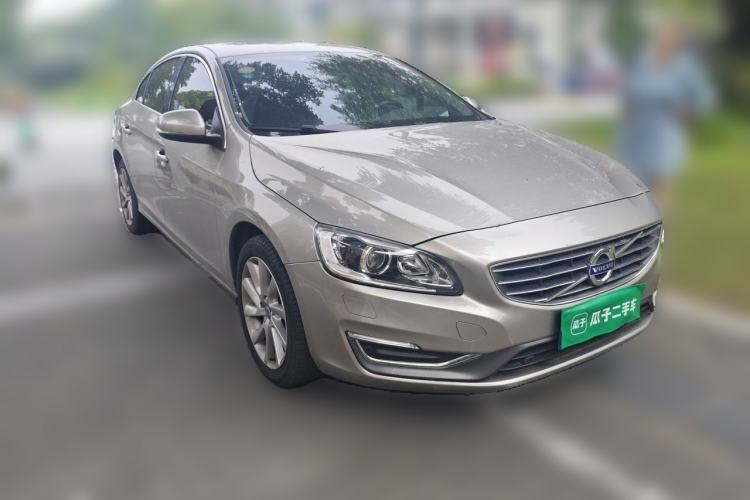 Used Volvo S60 2016 S60L T4 Zhiyuan Edition Front Right 45 Deg