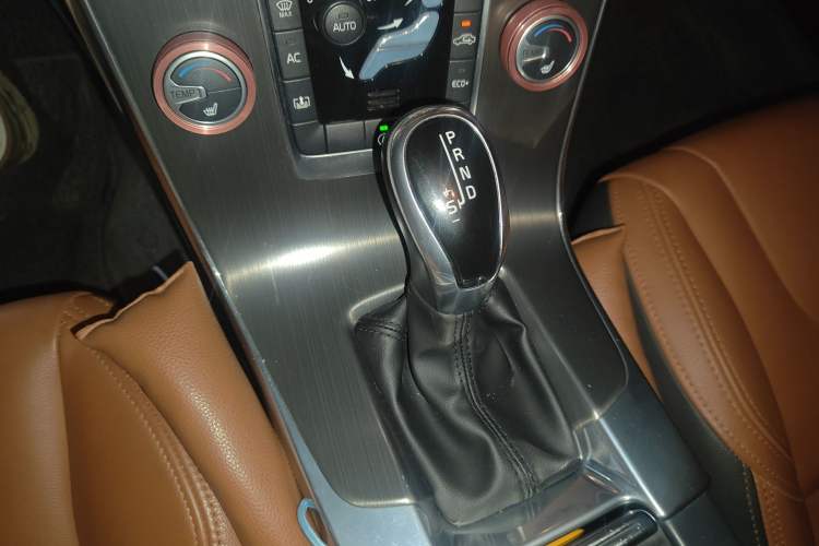 Used Volvo S60 2016 S60L T5 Intelligent Drive Edition Gear Lever