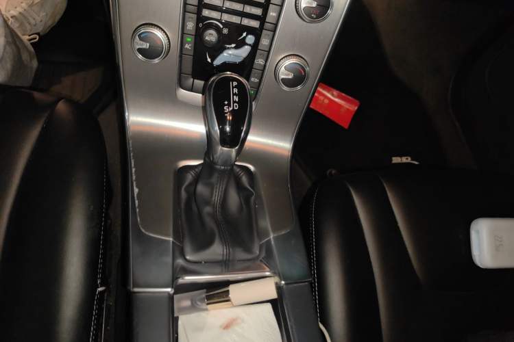 Used Volvo S60 2016 S60L T3 Smart Drive Edition Gear Lever