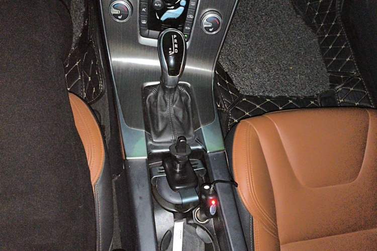 Used Volvo S60 2016 S60L T5 Intelligent Drive Edition Gear Lever