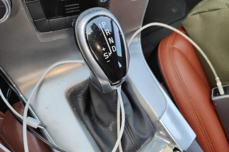 Used Volvo S60 2016 S60L T3 Smart Drive Edition Gear Lever