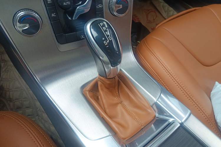 Used Volvo S60 2016 S60L T3 Smart Drive Edition Gear Lever