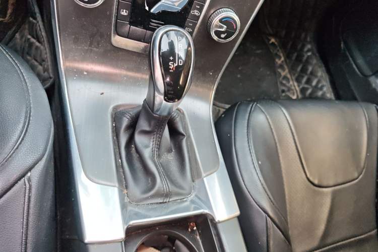Used Volvo S60 2016 S60L T5 Intelligent Drive Edition Gear Lever
