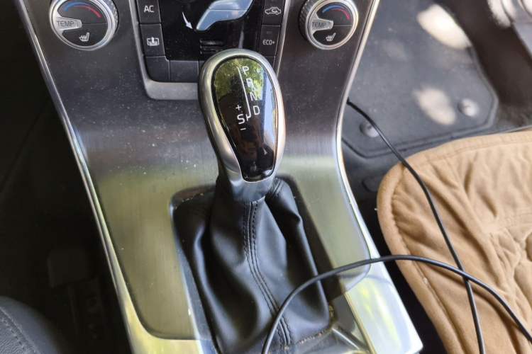 Used Volvo S60 2016 S60L T5 Intelligent Drive Edition Gear Lever