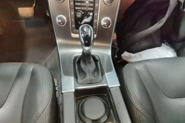 Used Volvo S60 2016 S60L T5 Intelligent Drive Edition Gear Lever