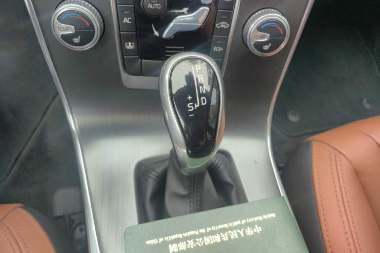 Used Volvo S60 2016 S60L T5 Intelligent Drive Edition Gear Lever