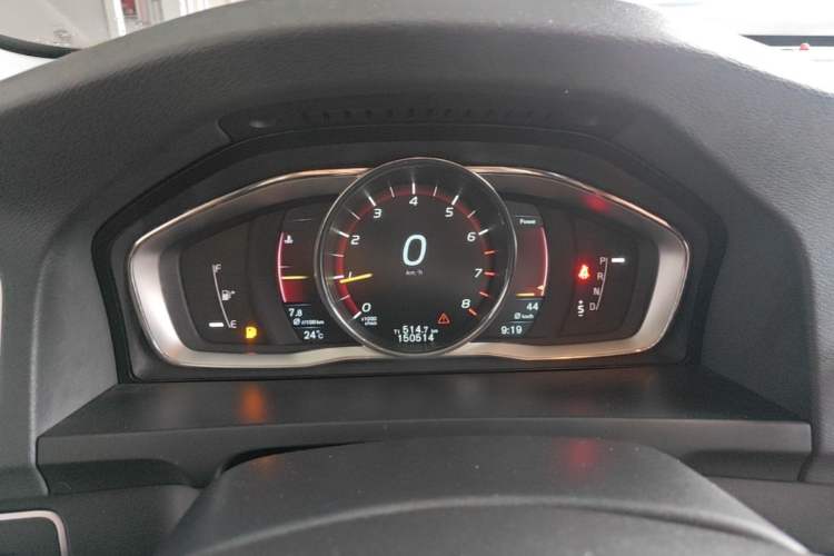 Used Volvo S60 2016 S60L T4 Zhiyuan Edition Instrument Cluster
