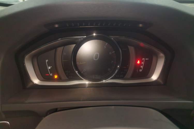 Used Volvo S60 2016 S60L T4 Zhiyuan Edition Instrument Cluster