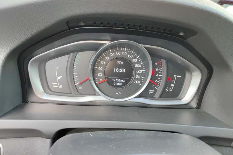 Used Volvo S60 2016 S60L T3 Smart Drive Edition Instrument Cluster