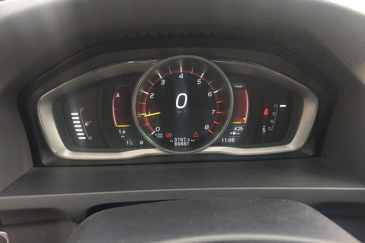Used Volvo S60 2016 S60L T4 Zhiyuan Edition Instrument Cluster