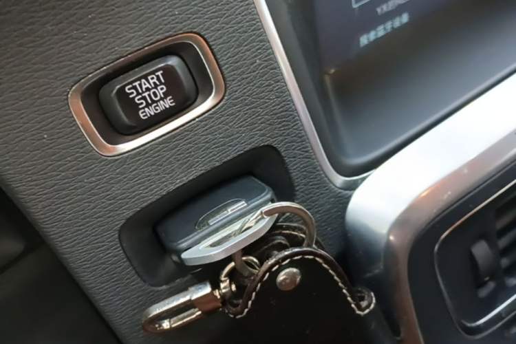 Used Volvo S60 2016 S60L T4 Zhiyuan Edition Interior 1