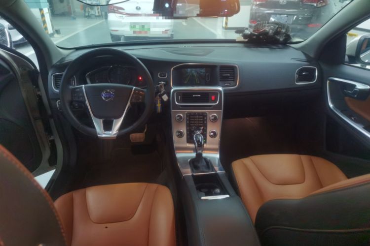 Used Volvo S60 2016 S60L T4 Zhiyuan Edition Interior 2