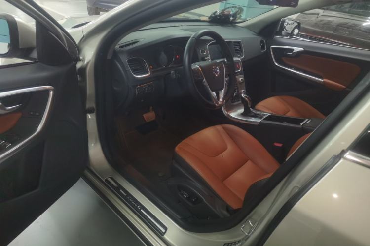 Used Volvo S60 2016 S60L T4 Zhiyuan Edition Interior 3