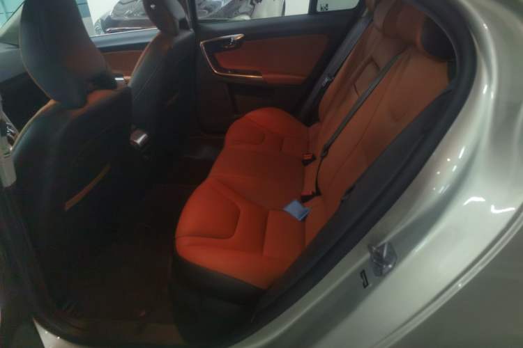 Used Volvo S60 2016 S60L T4 Zhiyuan Edition Interior 4