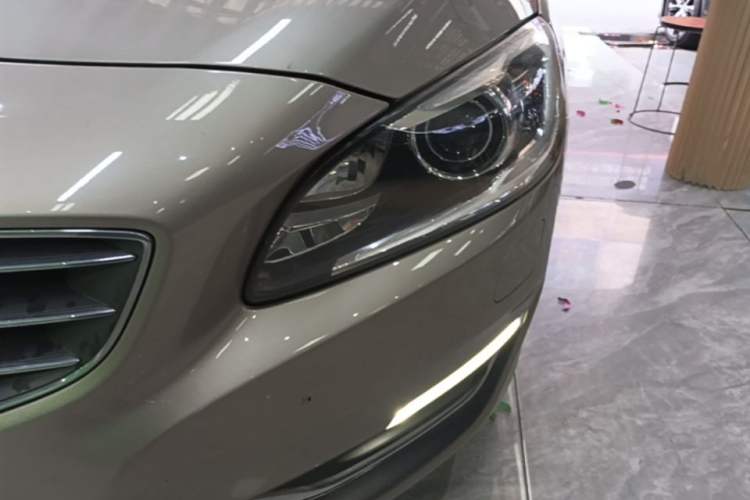 Used Volvo S60 2016 S60L T4 Zhiyuan Edition Left Front Headlight