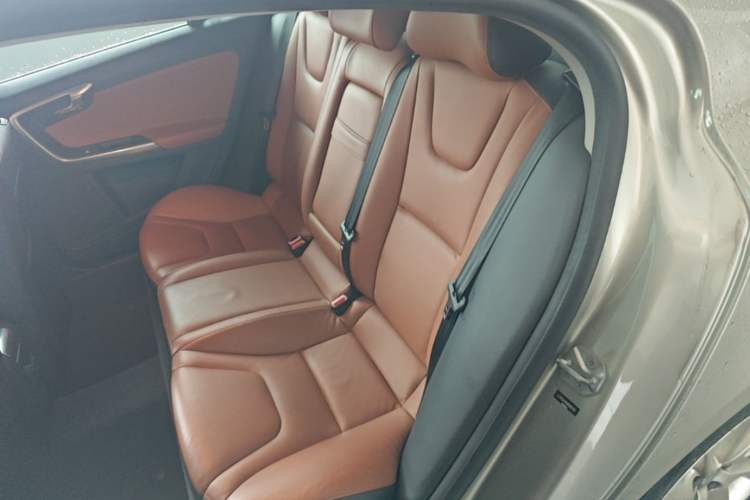 Used Volvo S60 2016 S60L T4 Zhiyuan Edition Left Rear Seat