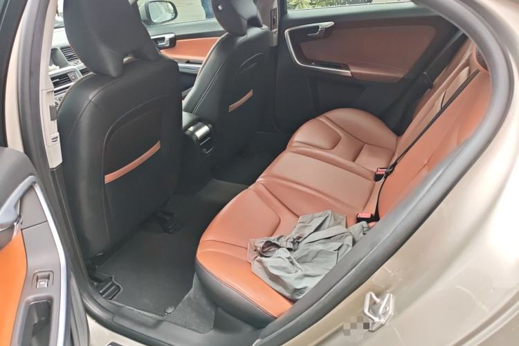 Used Volvo S60 2016 S60L T4 Zhiyuan Edition Left Rear Seat