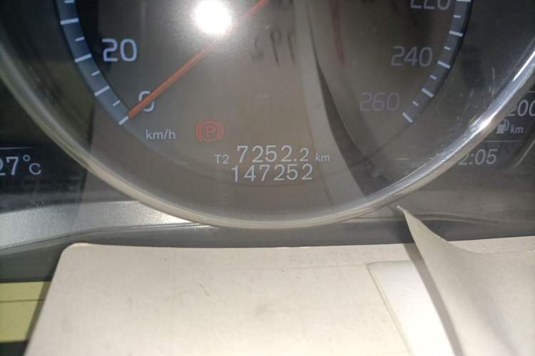 Used Volvo S60 2016 S60L T5 Intelligent Drive Edition Odometer Close Up