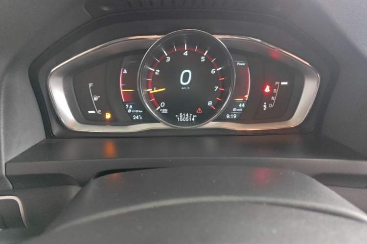 Used Volvo S60 2016 S60L T4 Zhiyuan Edition Odometer Close Up