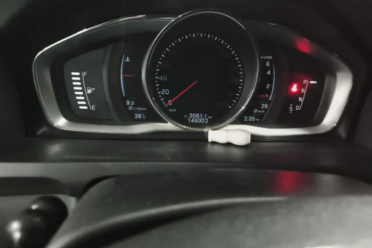 Used Volvo S60 2016 S60L T4 Zhiyuan Edition Odometer Close Up