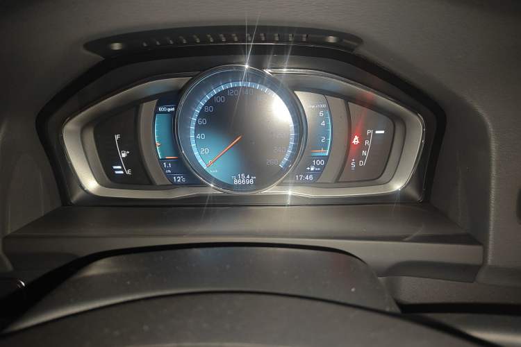 Used Volvo S60 2016 S60L T5 Intelligent Drive Edition Odometer Close Up