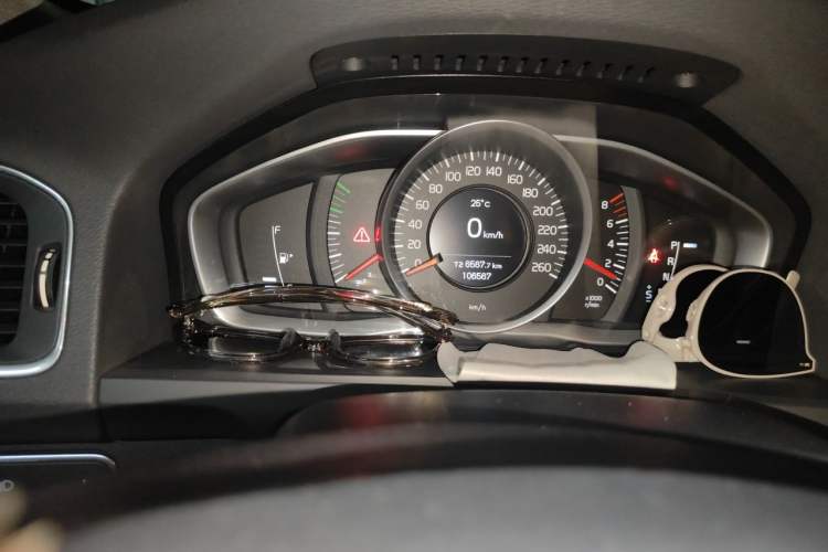 Used Volvo S60 2016 S60L T3 Smart Drive Edition Odometer Close Up