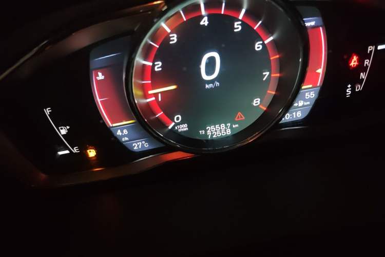Used Volvo S60 2016 S60L T4 Zhiyuan Edition Odometer Close Up