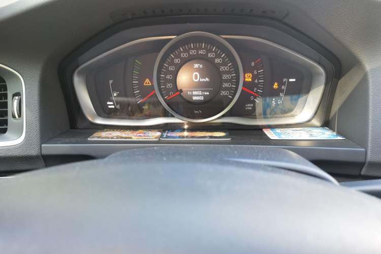 Used Volvo S60 2016 S60L T3 Smart Drive Edition Odometer Close Up