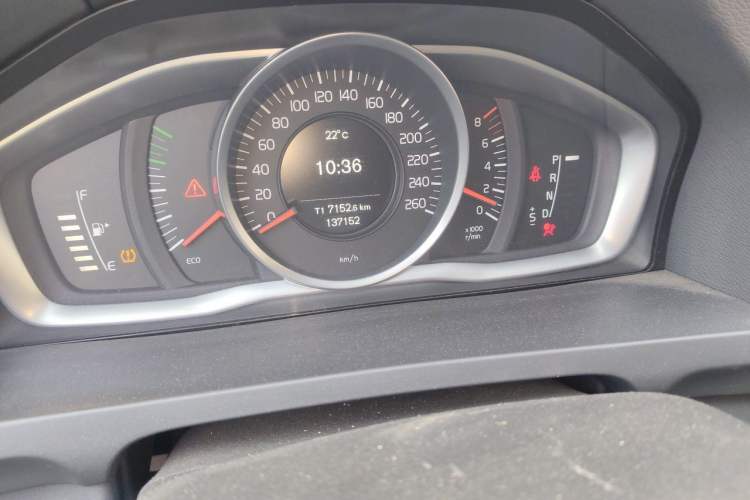 Used Volvo S60 2016 S60L T3 Smart Drive Edition Odometer Close Up