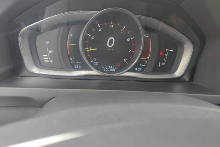 Used Volvo S60 2016 S60L T5 Intelligent Drive Edition Odometer Close Up