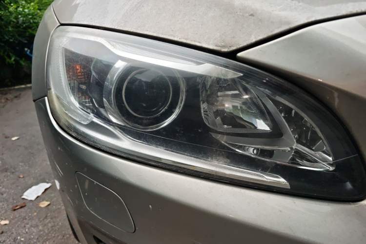 Used Volvo S60 2016 S60L T5 Intelligent Drive Edition Right Front Headlight