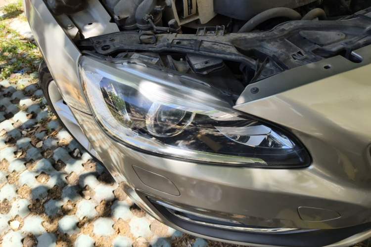 Used Volvo S60 2016 S60L T5 Intelligent Drive Edition Right Front Headlight