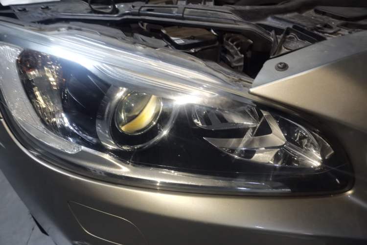 Used Volvo S60 2016 S60L T5 Intelligent Drive Edition Right Front Headlight