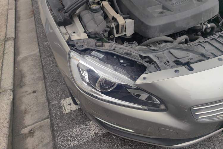 Used Volvo S60 2016 S60L T5 Intelligent Drive Edition Right Front Headlight
