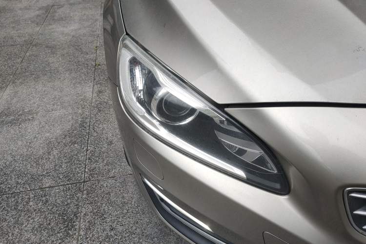 Used Volvo S60 2016 S60L T5 Intelligent Drive Edition Right Front Headlight