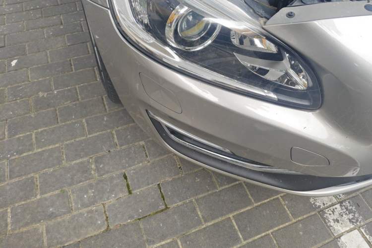 Used Volvo S60 2016 S60L T4 Zhiyuan Edition Right Front Headlight
