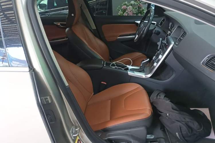 Used Volvo S60 2016 S60L T4 Zhiyuan Edition Right Front Seat