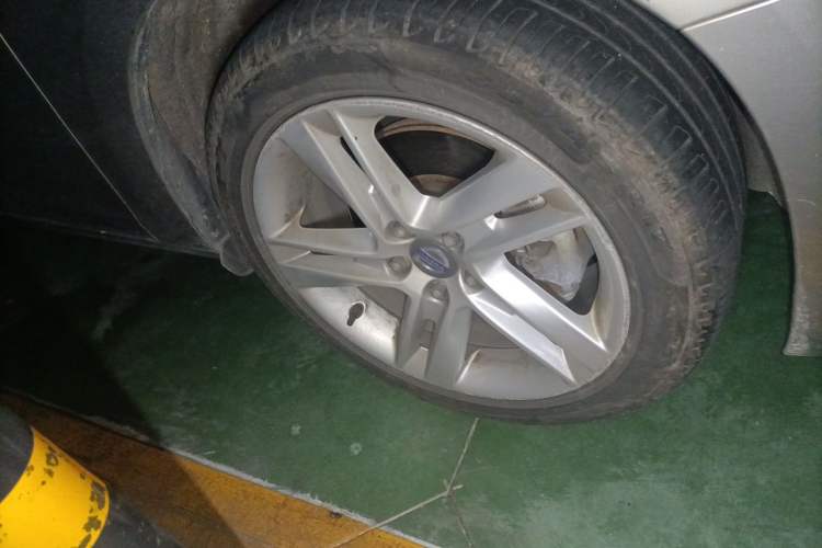 Used Volvo S60 2016 S60L T5 Intelligent Drive Edition Right Front Wheel Hub