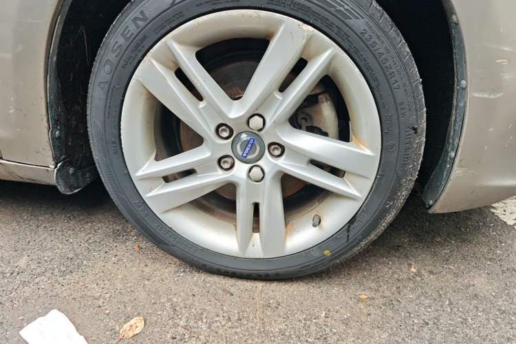 Used Volvo S60 2016 S60L T5 Intelligent Drive Edition Right Front Wheel Hub