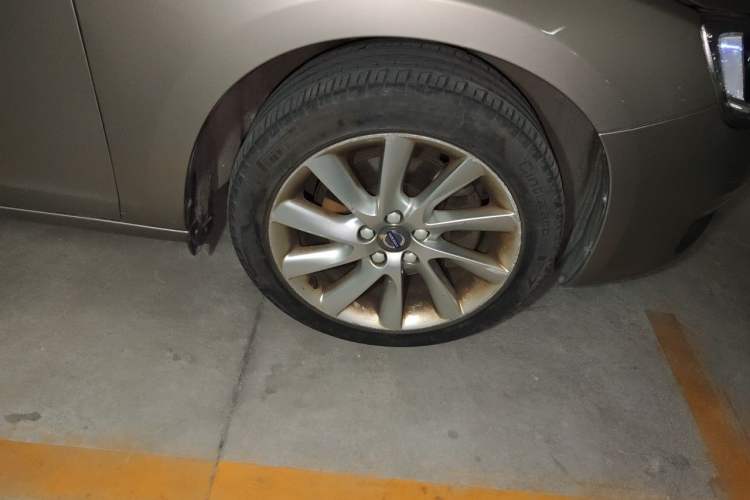 Used Volvo S60 2016 S60L T4 Zhiyuan Edition Right Front Wheel Hub