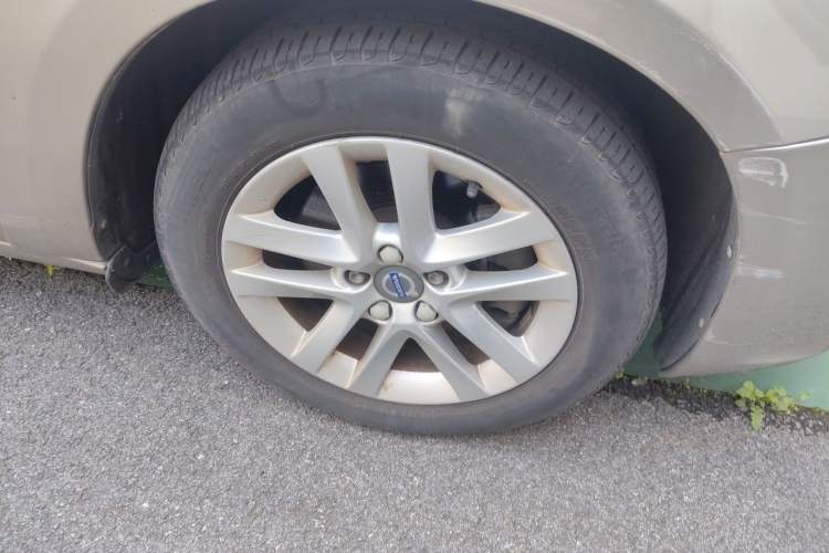 Used Volvo S60 2016 S60L T3 Smart Drive Edition Right Front Wheel Hub