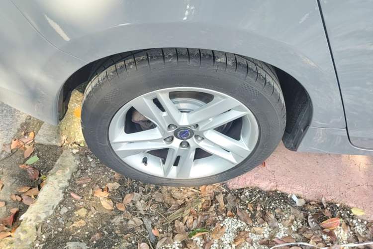 Used Volvo S60 2016 S60L T5 Intelligent Drive Edition Right Rear Wheel Hub